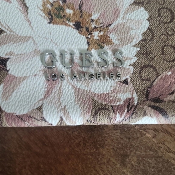 Wristlet Guess Purse Handbag Mocha Floral White Cosmetic Makeup Grab N Go - Picture 4 of 6